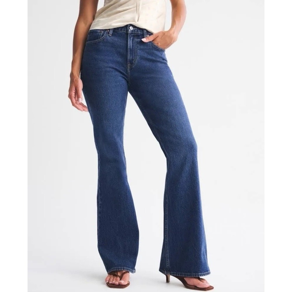 Abercrombie & Fitch Curve Love High Rise Flare Jean Size 26/2S Dark Rinse